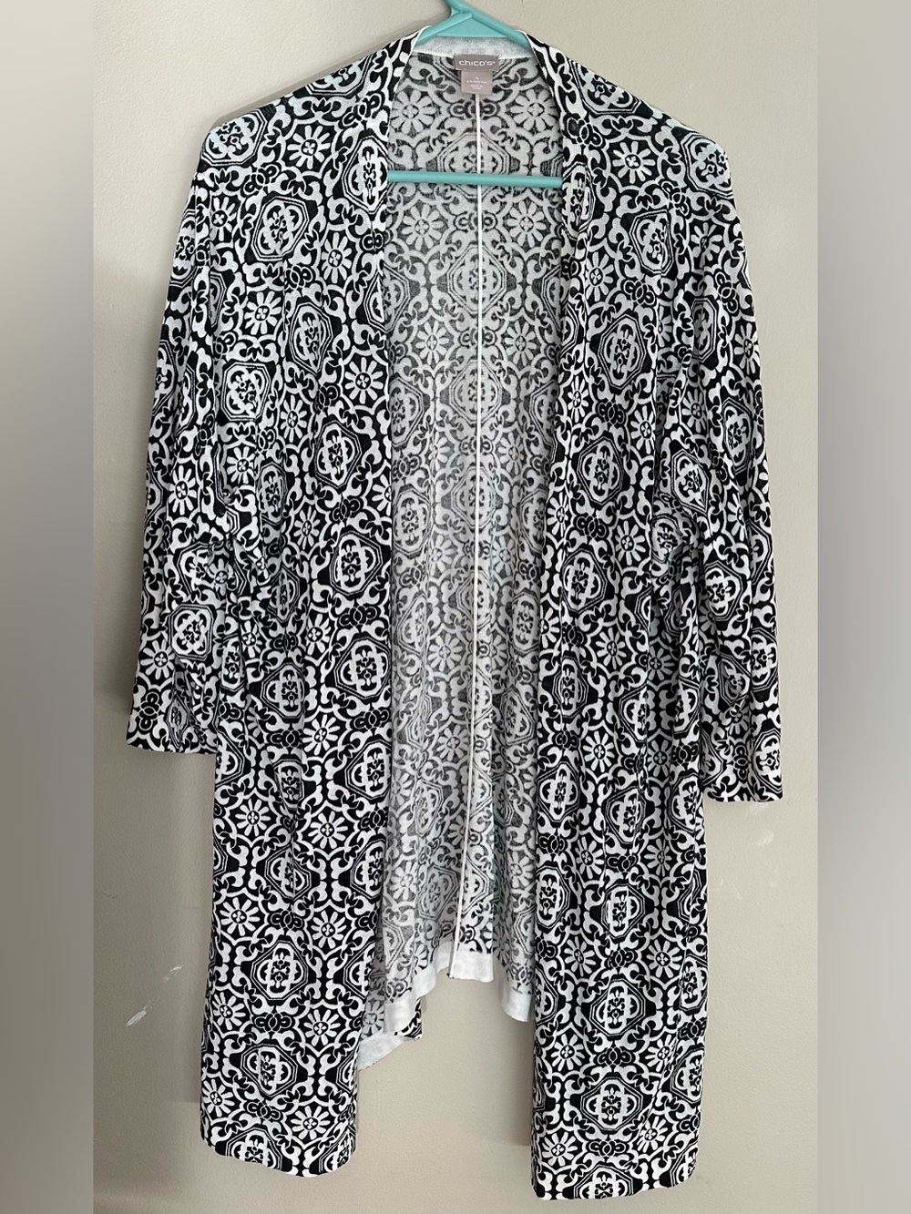 CHICO’S size XL (4) Black and White Open-Front Patterned Cardigan